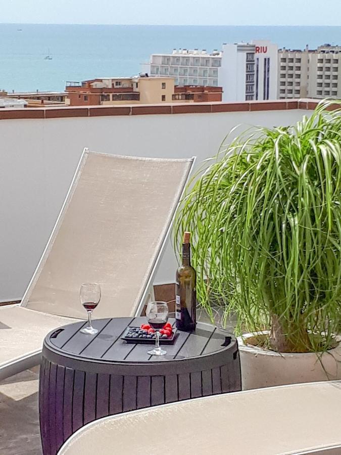 Atico Duplex Con Vistas Al Mar. Dos Plazas De Garaje Apartment Торемолинос Екстериор снимка